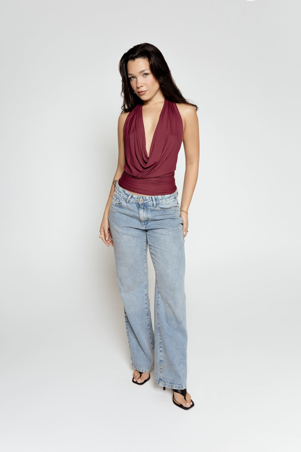 Blusa Frente Única Costas Abertas