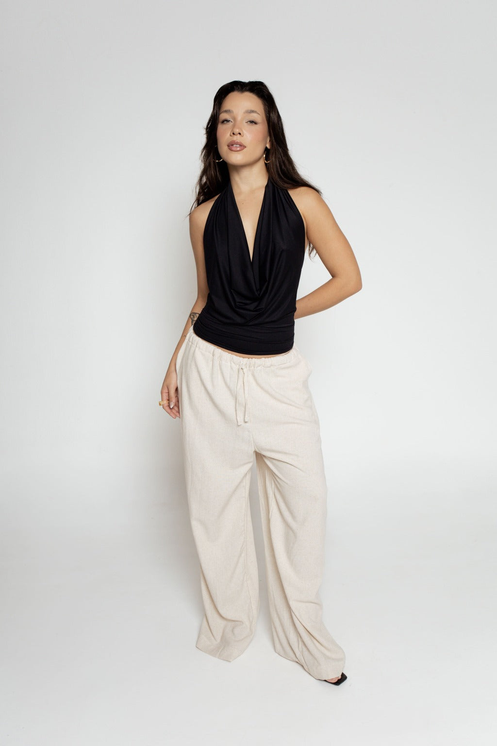 Blusa Frente Única Costas Abertas