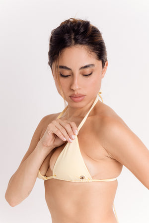 amarelo manteiga