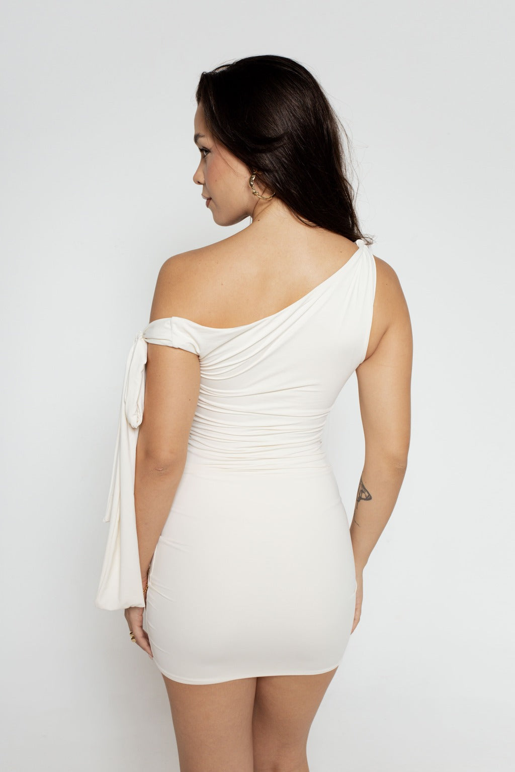 Vestido Curto Amarração Lateral