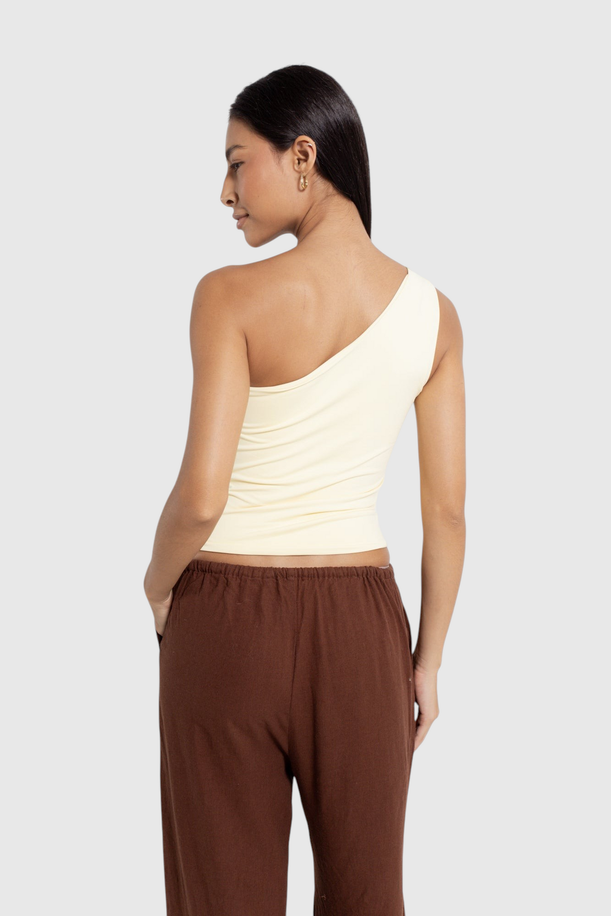 Blusa nula manga LA MAGIE | Roupas Femininas Básicas e Estilosas em poliamida off-white com forro duplo e modelagem justa