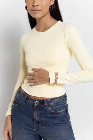 amarelo manteiga