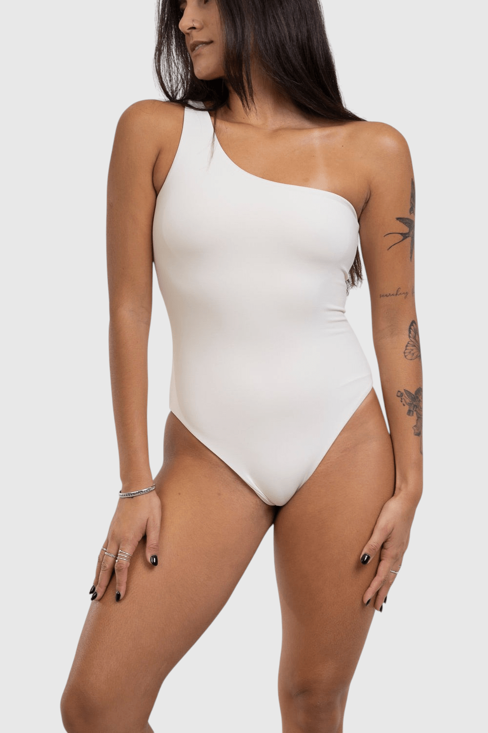Body nula manga off-white LA MAGIE Roupas Femininas Básicas e Estilosas em poliamida com forro duplo e corte elegante