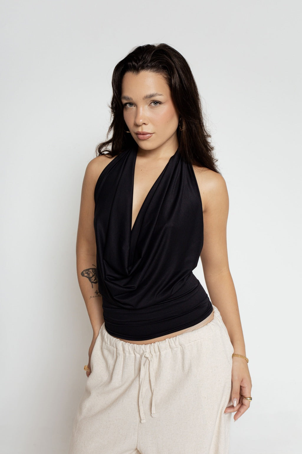 Blusa Frente Única Costas Abertas